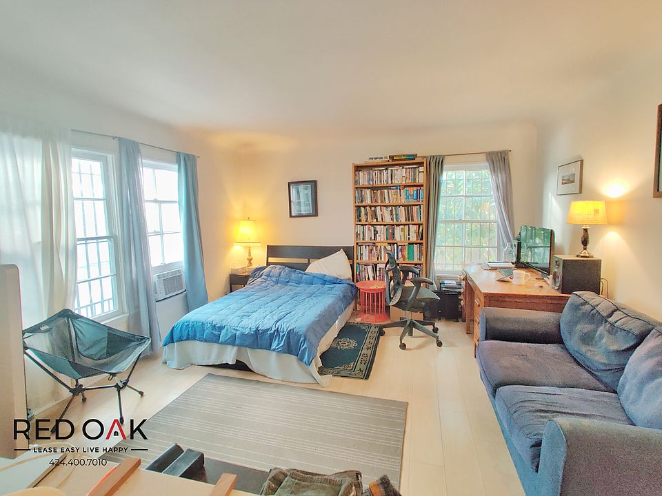 1st image of 4754 Oakwood Ave #14