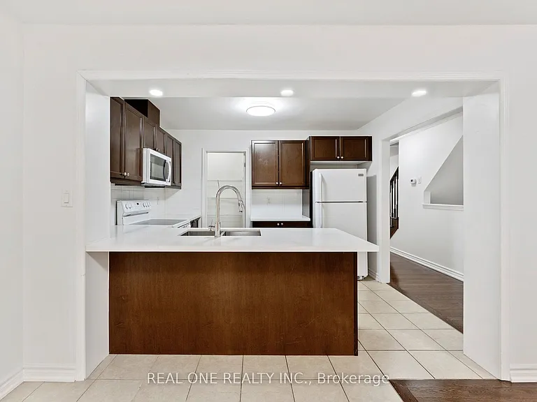 30 Henneberry Ln — Photo 13