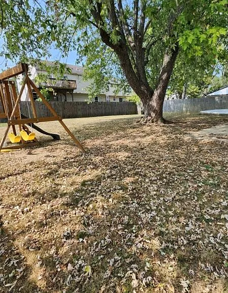1345 Helmsdale Dr — Photo 4