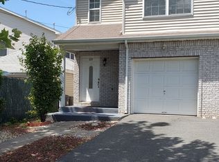 69 Warren St, Carteret, NJ 07008