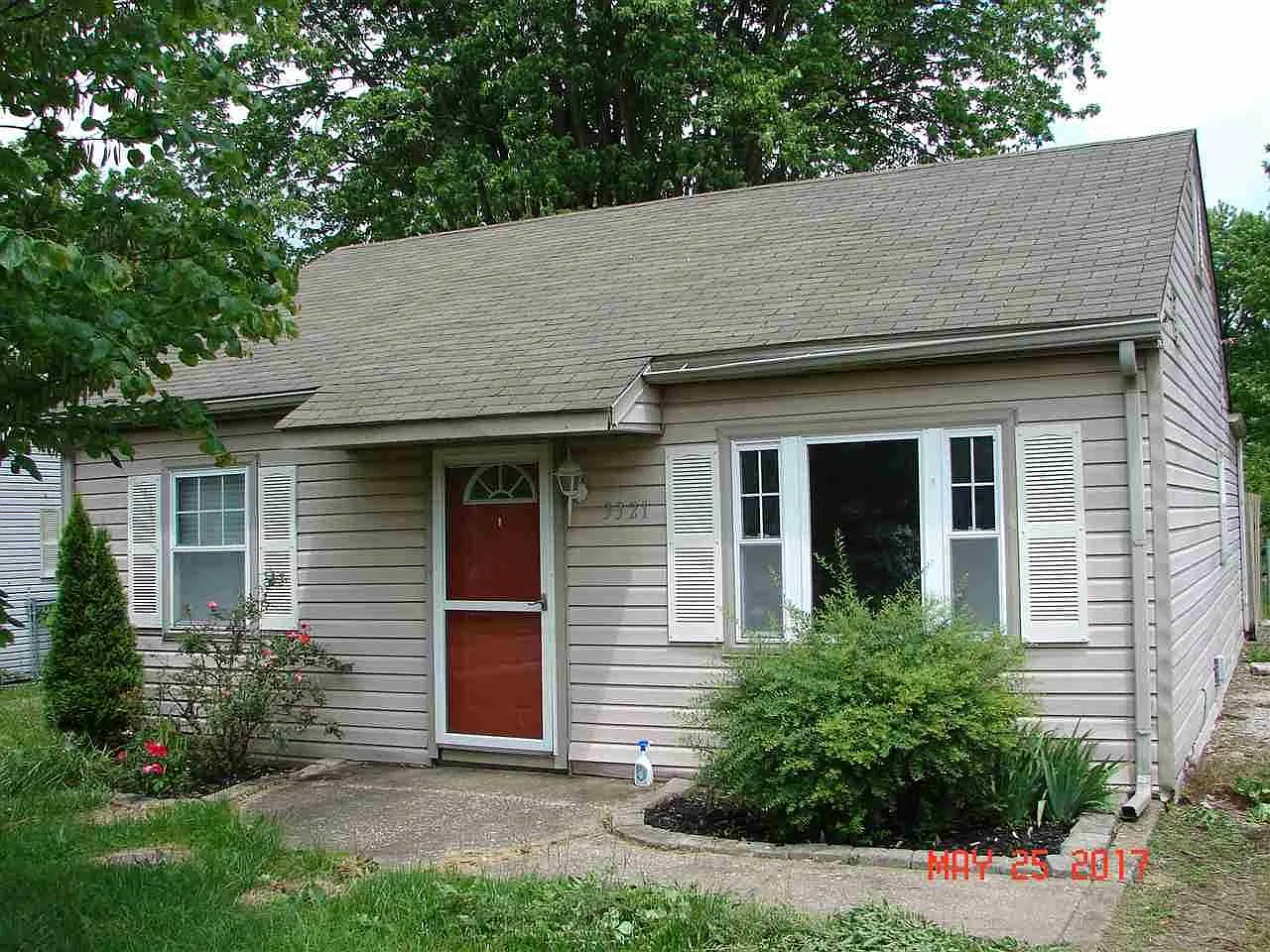3321 N Saint Joseph Ave photo 1