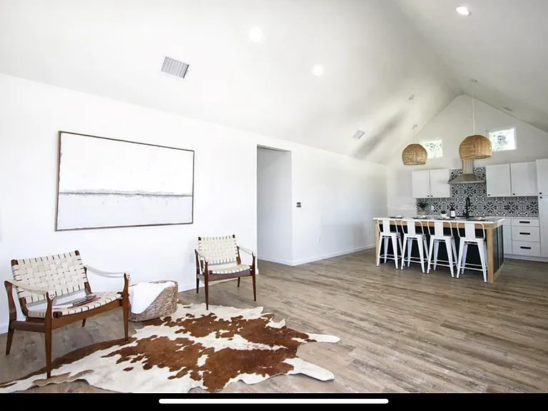 821 Hale St — Photo 19