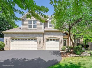 26W292 Thorngate Ln, Winfield, IL 60190