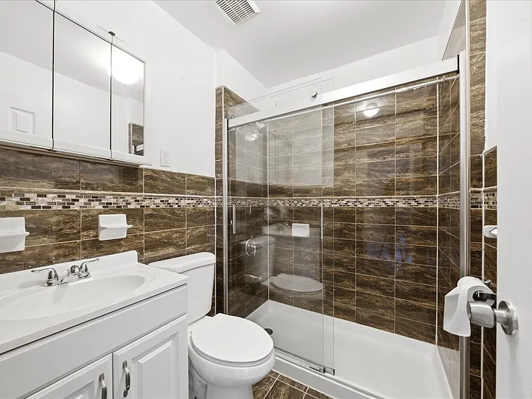 1114 E 211th St #2 — Photo 25
