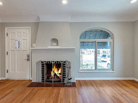 5th image of 3708 Ames St