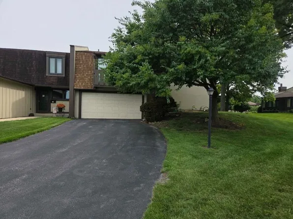 37 Elmwood Ct, Indian Head Park, IL 60525