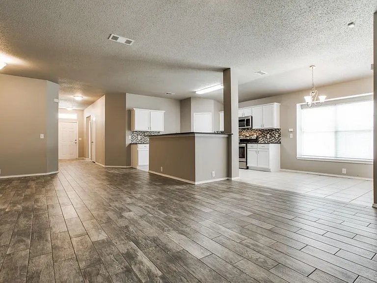 2405 Tailburton Ct — Photo 15