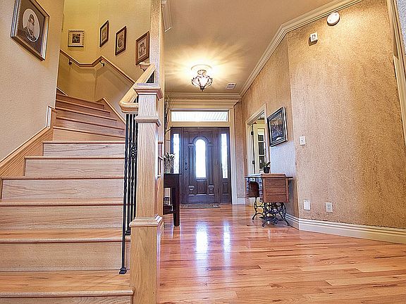 5th image of 2607 W Murfield Dr