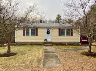 69 Niantic Trl, West Greenwich, RI 02817
