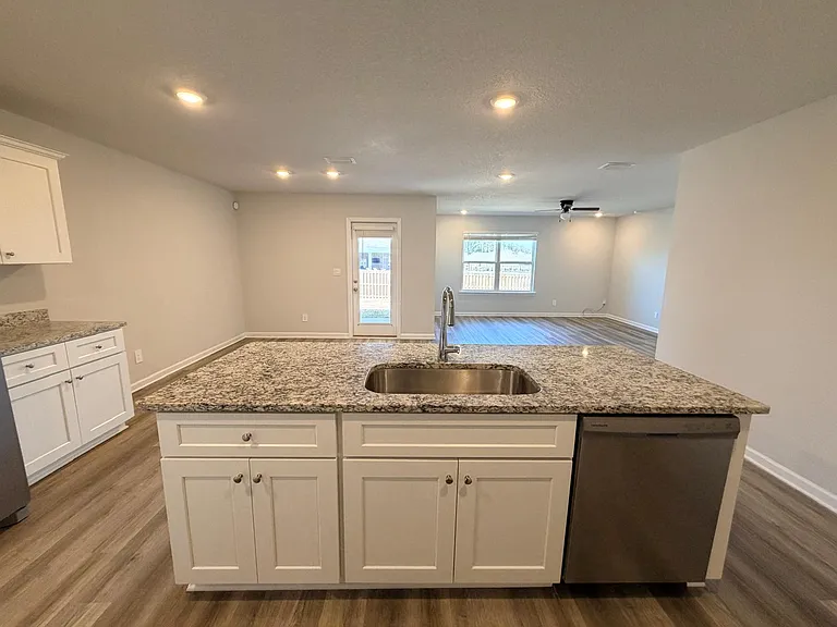 10394 Lowell St E — Photo 13