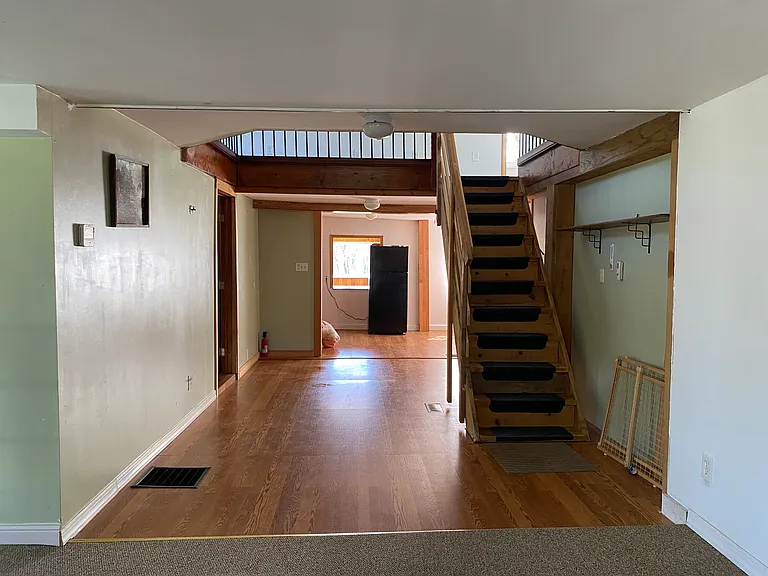 684 E Maine Rd — Photo 9