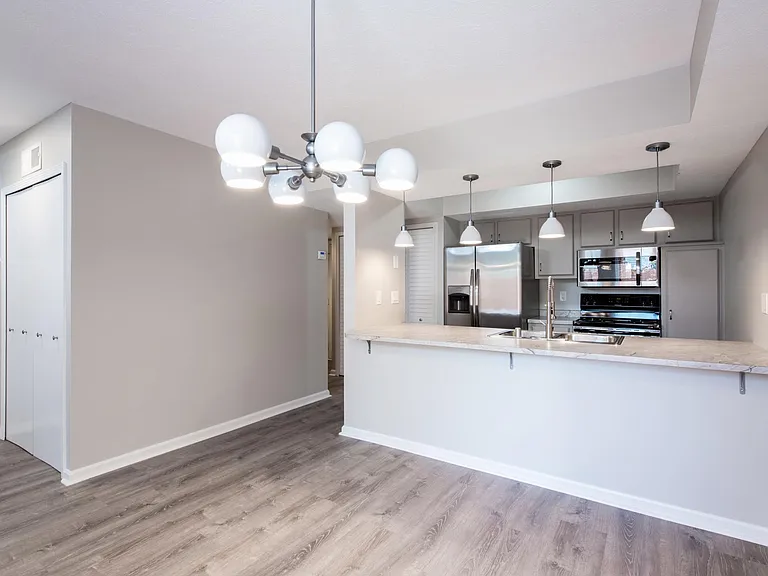 128 S Lorraine St #503 — Photo 1