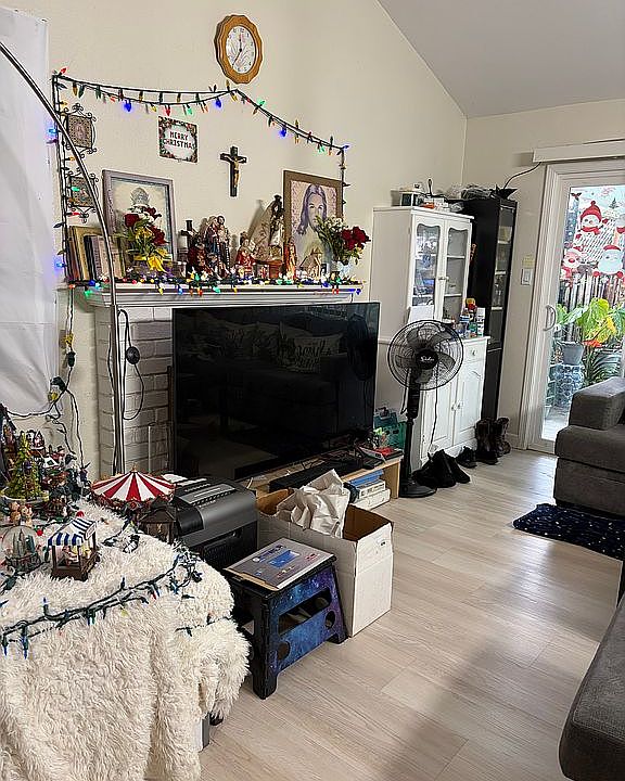 2nd image of 2484 Battaglia Cir