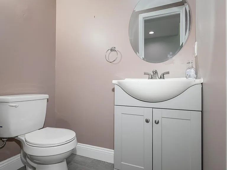 1439 N Newkirk St — Photo 32