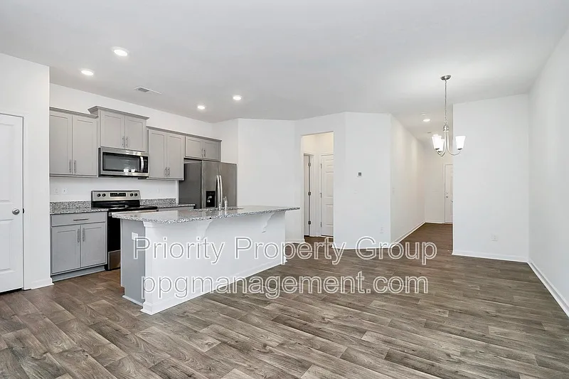 3 bed, 2.5 bath, 1511 sqft, $1,849 — Photo 2