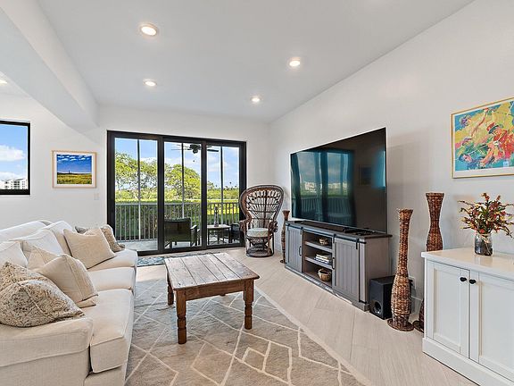 4th image of 200 WATERWAY Road #105