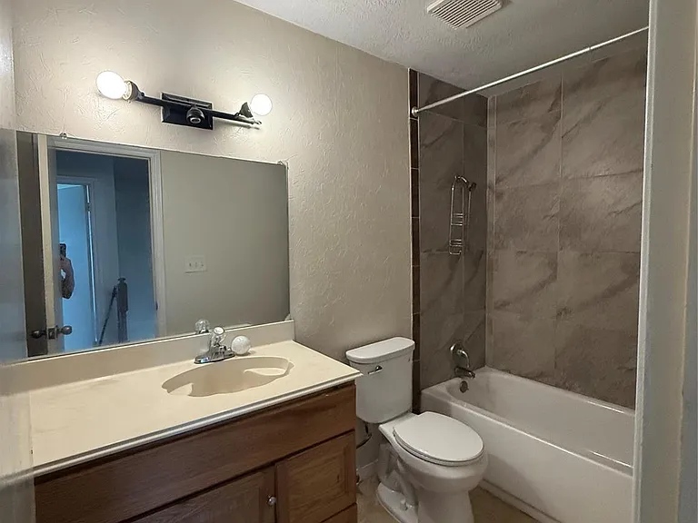 414 Dogwood St — Photo 13