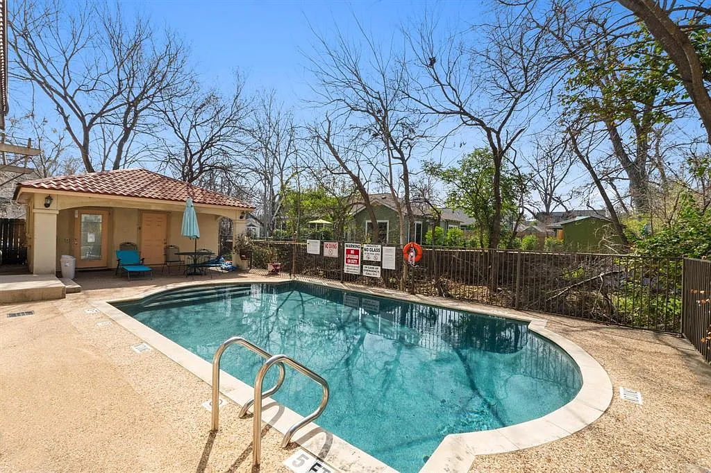 1 bed, 1.0 bath, 500 sqft, $1,300 — Photo 4