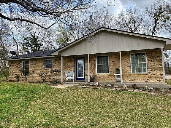 2nd image of 204 Lakewood Dr