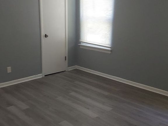 3rd image of 1360 Wentworth Ave