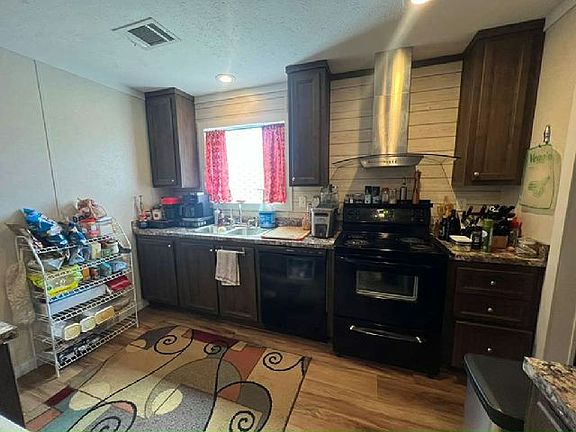 3rd image of 244 Barrow St #617