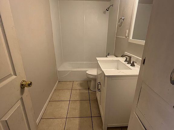 5th image of 1303 Elsa Jane St