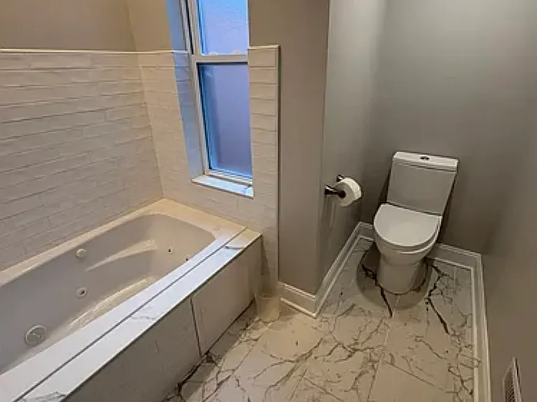 1305 N Dover St #1 — Photo 23