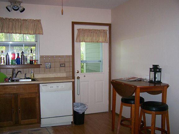 Kitchen with eat-in area