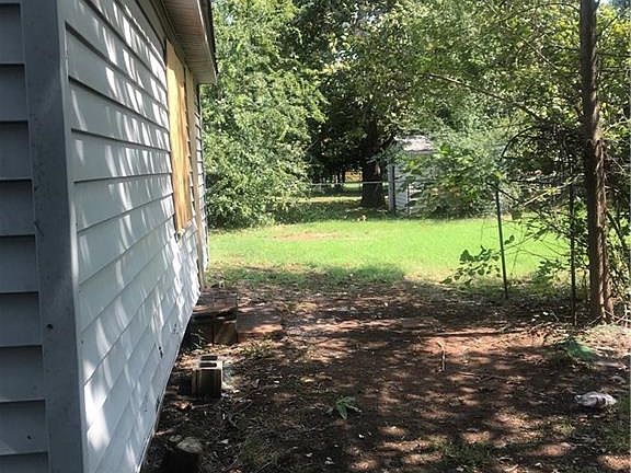 4th image of 4128 SE 42nd St