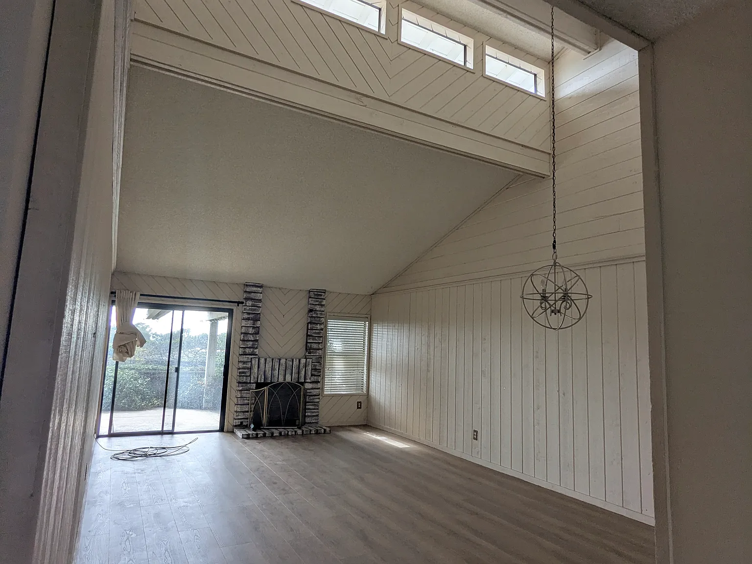 2 bed, 1358 sqft, $4,125 — Photo 2