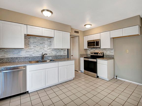 5th image of 9926 W Mescalero Ct