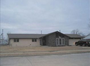 1213 Glenwood Dr, Prague, OK 74864