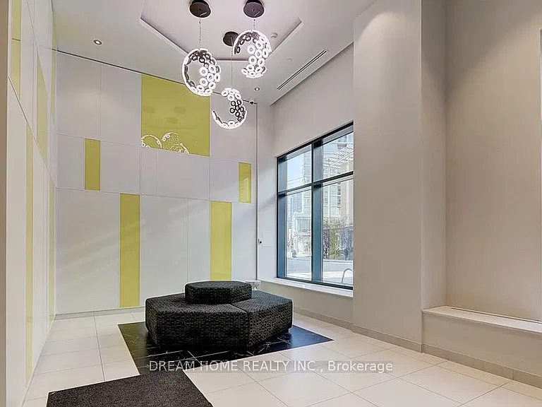 159 Wellesley St E #3304 — Photo 3