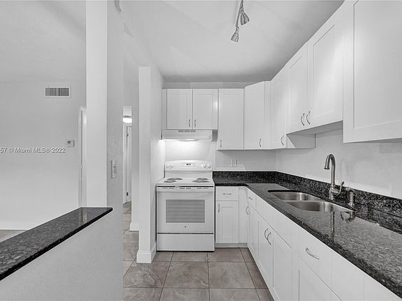 5th image of 5050 Bayview Dr APT 21