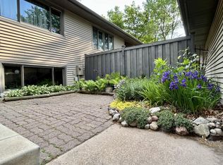 4349 Arden View Ct, Arden Hills, MN 55112