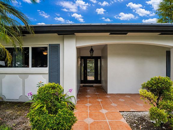 5th image of 1019 E Cypress Drive