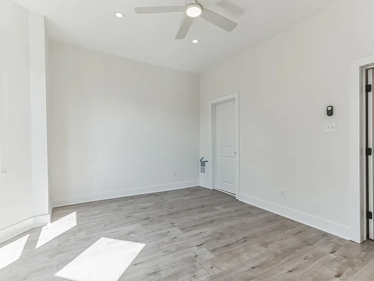 18 W Sharpnack St — Photo 25
