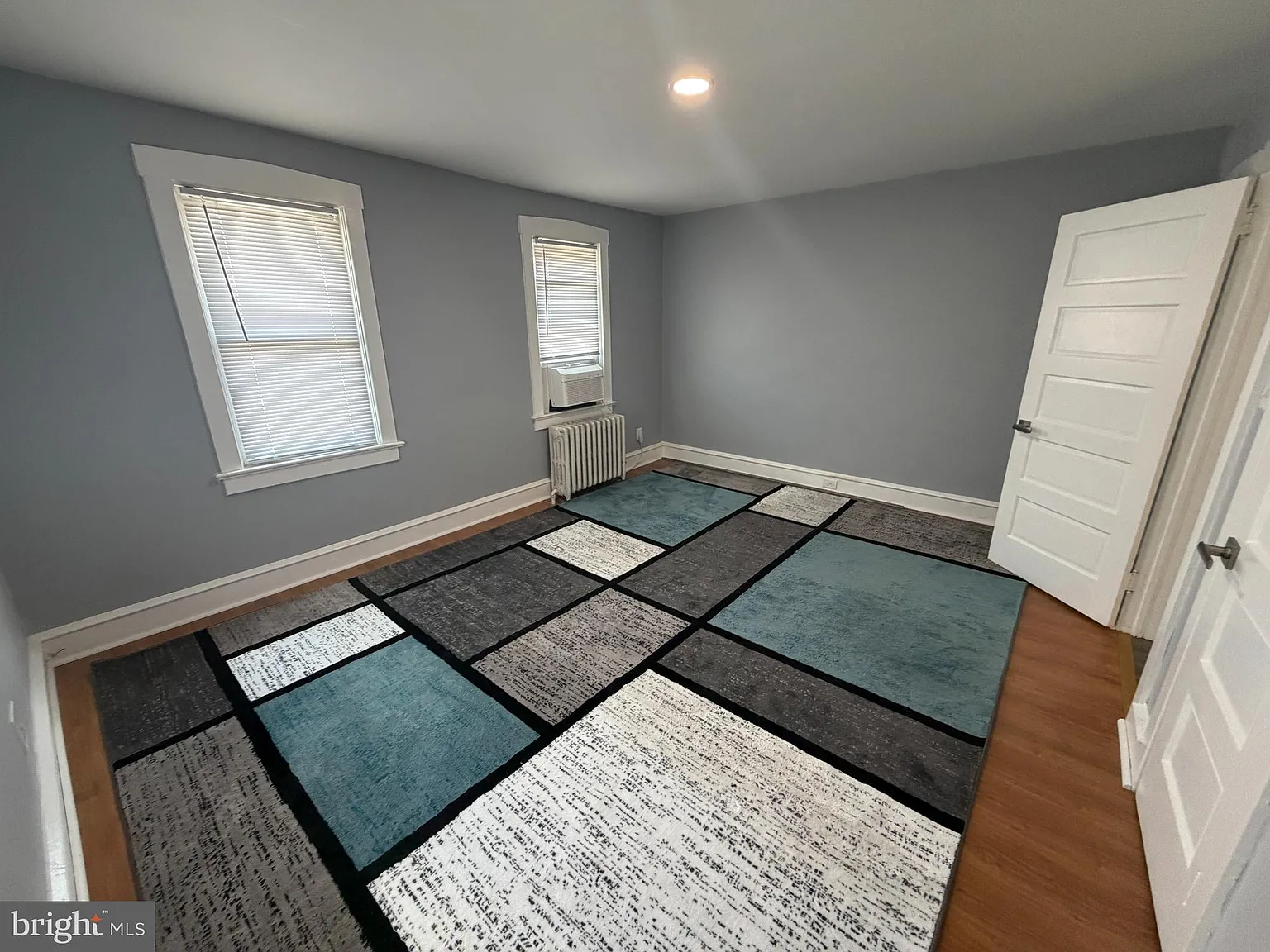 2 bed, 1280 sqft, $1,900 — Photo 4