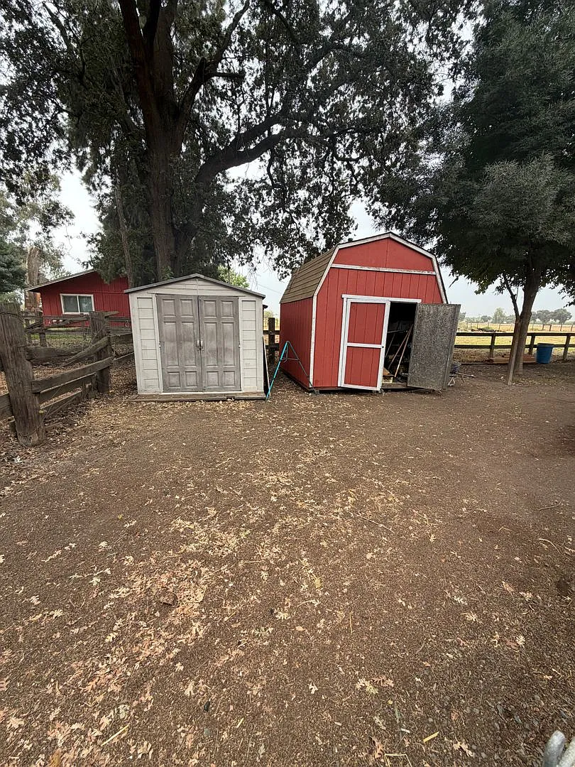 Country living at its finest — Photo 2