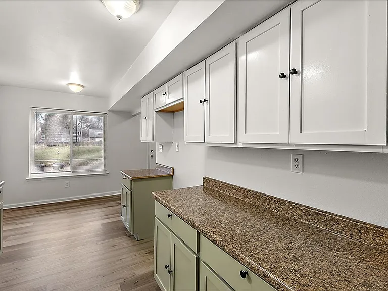 219 Ashland St — Photo 16