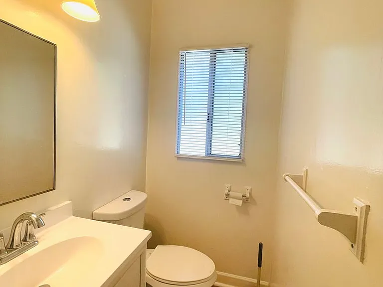 536 & 538 Acacia Rd — Photo 6