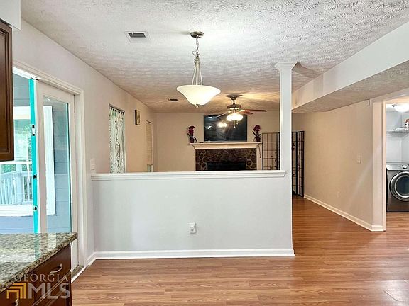 5th image of 1052 Traymore Dr