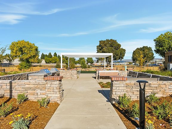Arroyo Crossings in Livermore, CA by Trumark Homes I West Park