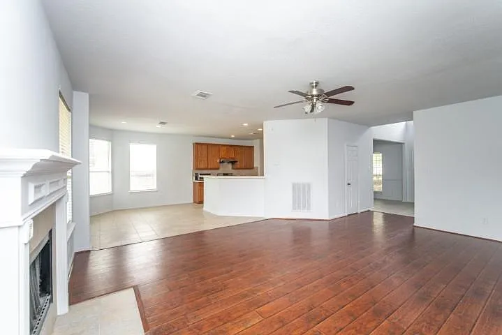 2322 Cool Springs Ln — Photo 23