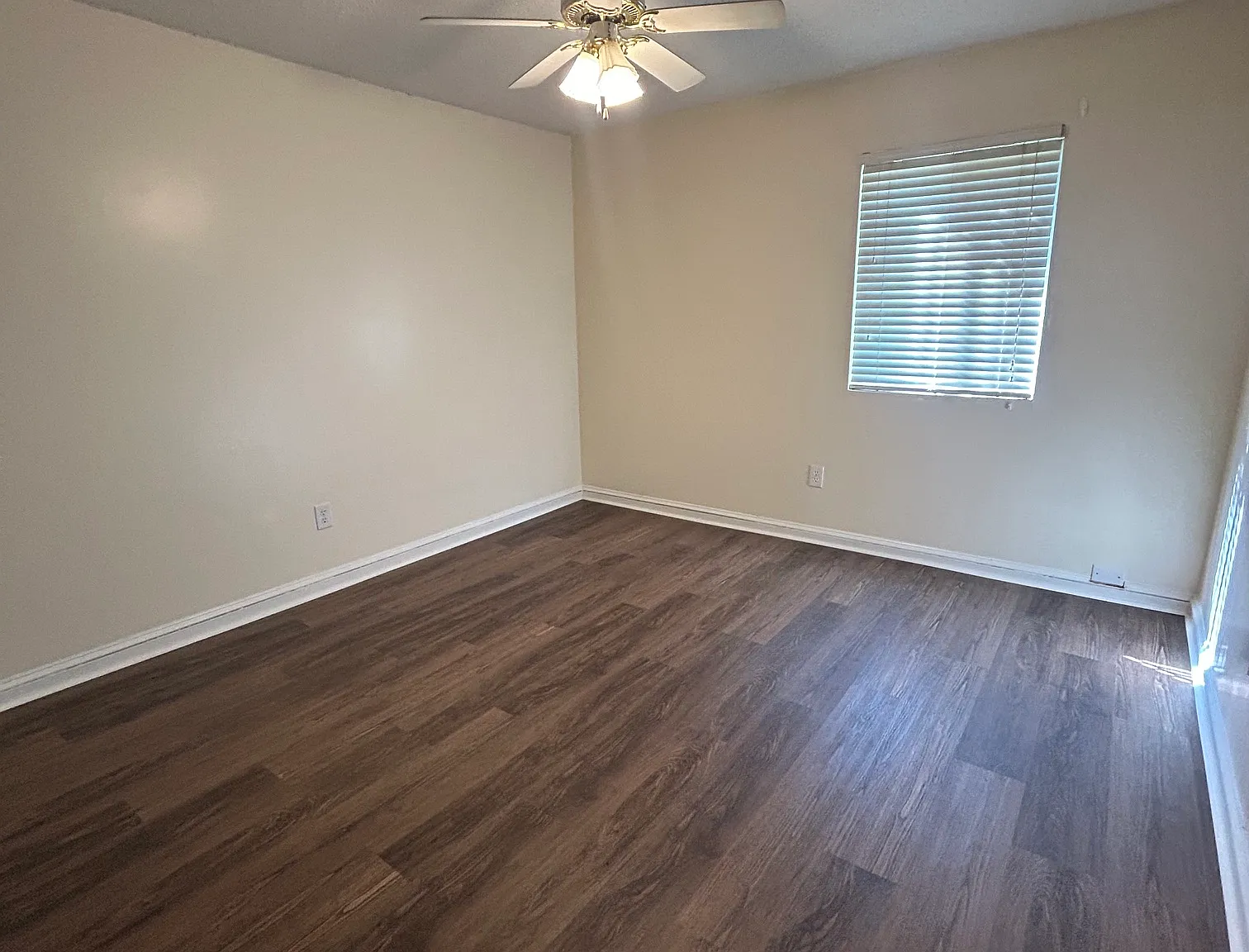 2 bed, 1100 sqft, $1,100 — Photo 4