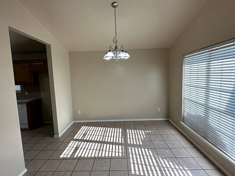 809 Beechwood Way — Photo 7
