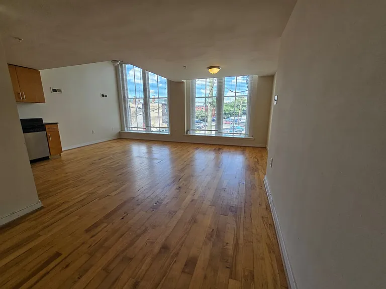 14 W Broad St #208 — Photo 3