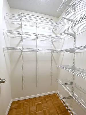 Rented by Royal Operation System | media 24