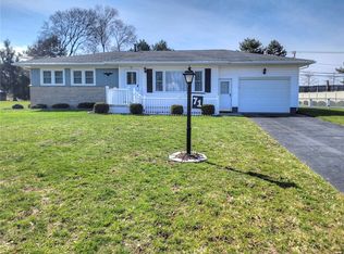 71 Fox Meadow Rd, Rochester, NY 14626