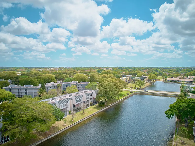 9150 Lime Bay Blvd #21 — Photo 19